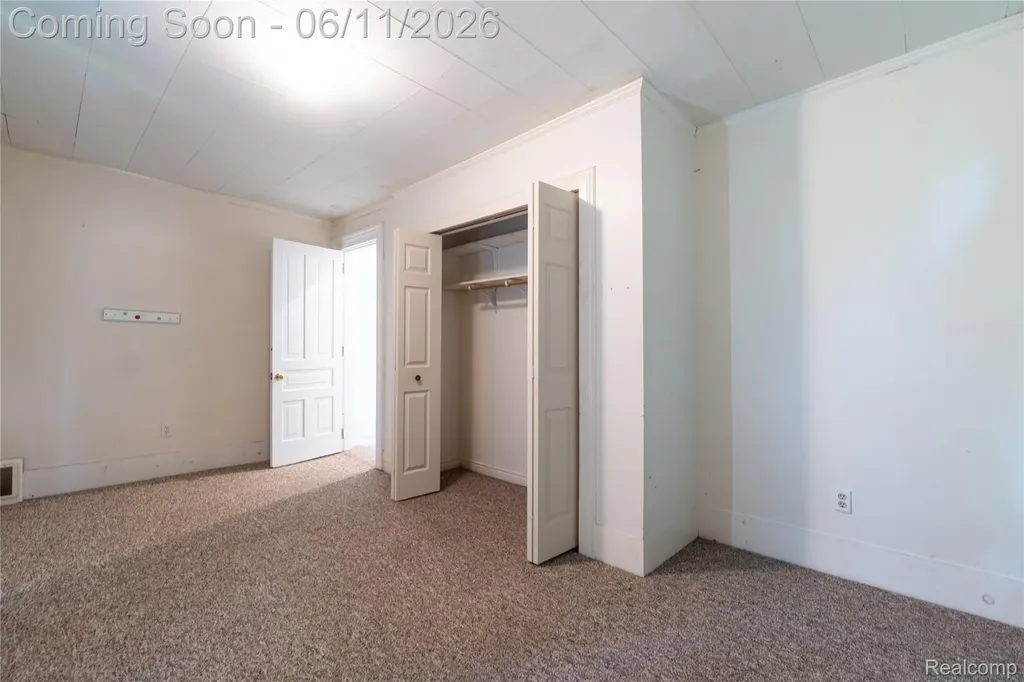 807 Baird Street Holly Village MI 48442