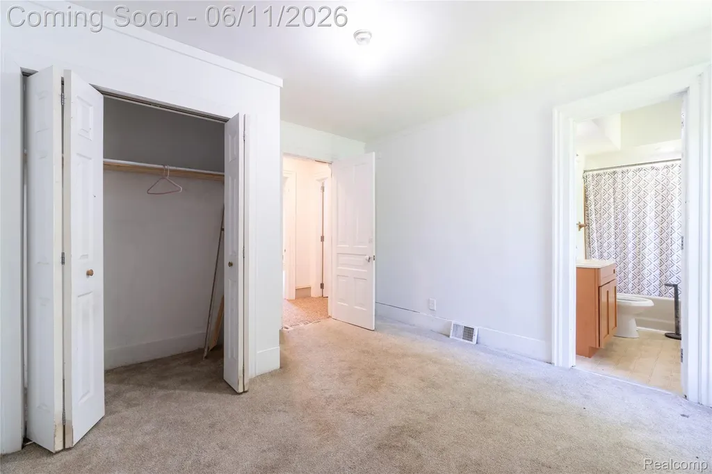 807 Baird Street Holly Village MI 48442