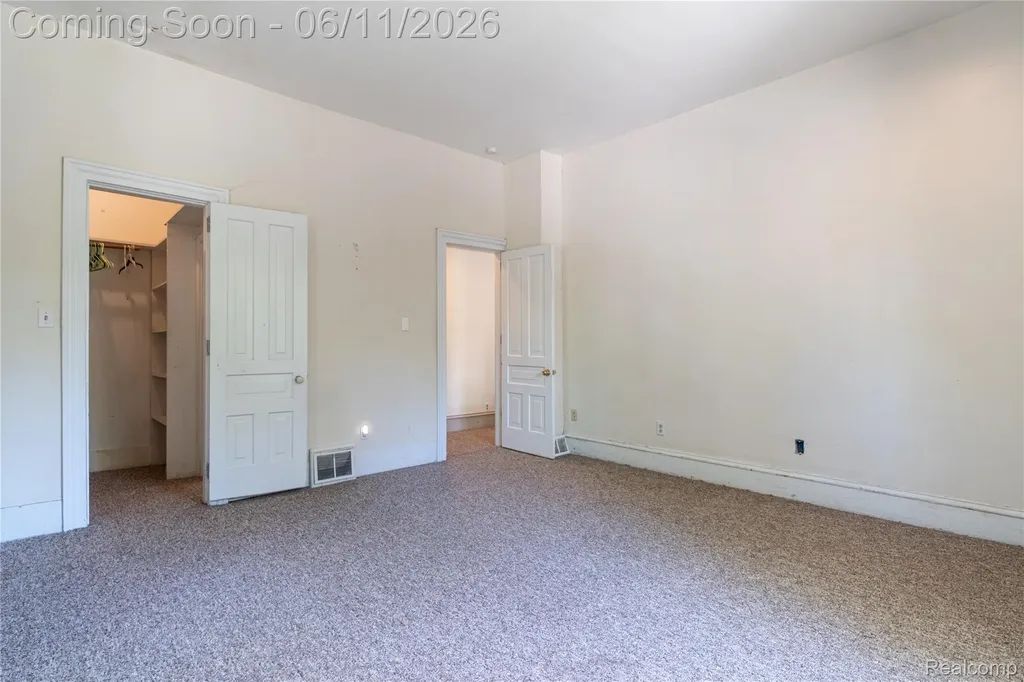 807 Baird Street Holly Village MI 48442