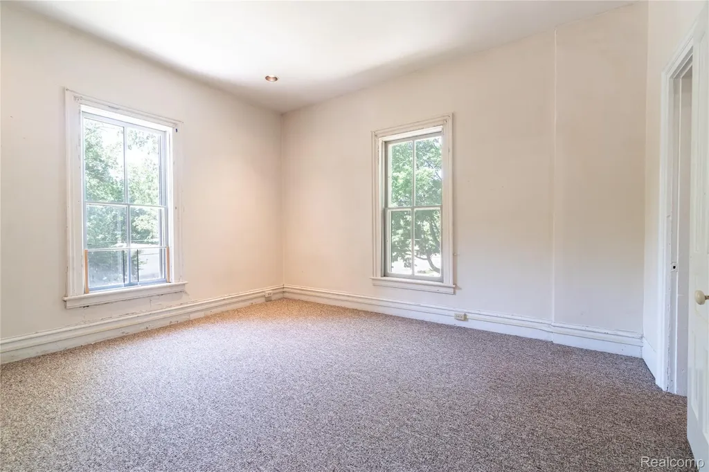 807 Baird Street Holly Village MI 48442