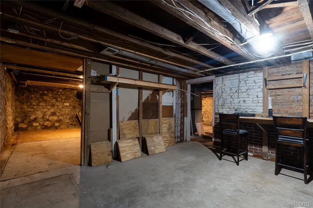 807 Baird Street Holly Village MI 48442
