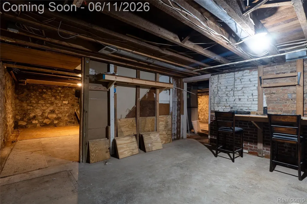 807 Baird Street Holly Village MI 48442