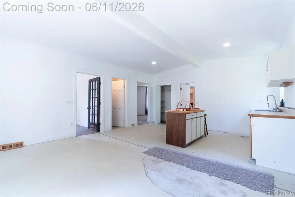 807 Baird Street Holly Village MI 48442