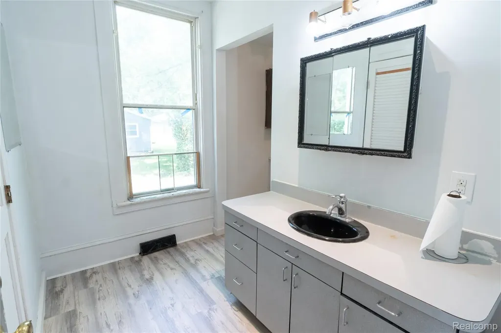807 Baird Street Holly Village MI 48442