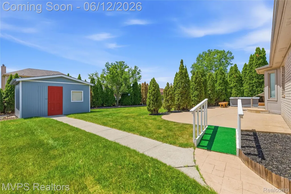 21618 Sue Ellen Drive Macomb Township MI 48044