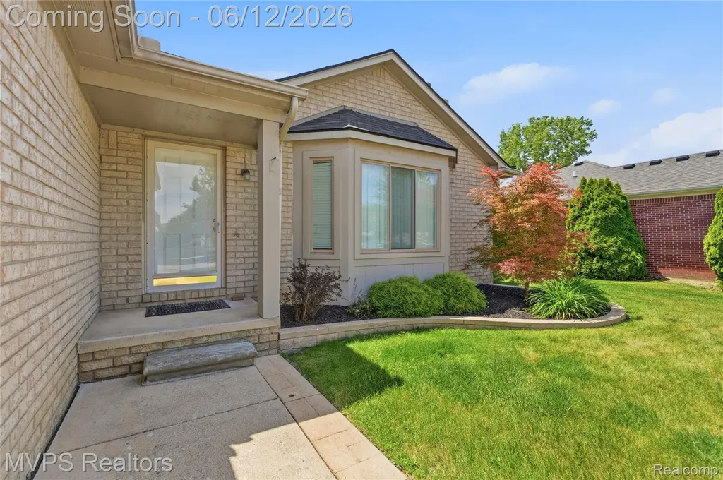 21618 Sue Ellen Drive Macomb Township MI 48044