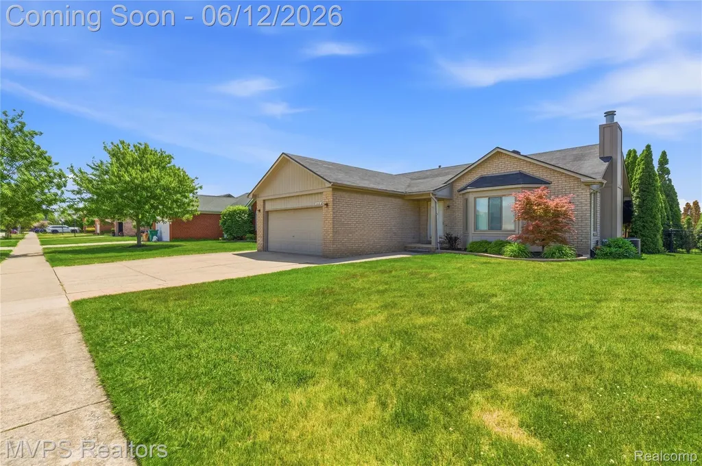 21618 Sue Ellen Drive Macomb Township MI 48044