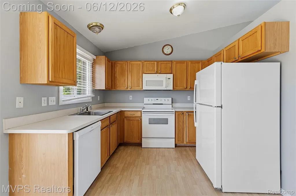 21618 Sue Ellen Drive Macomb Township MI 48044