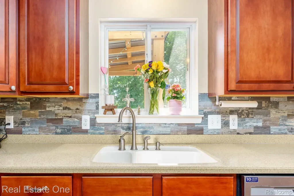 442 Ridgewood Drive S Brandon Charter Township MI 48462