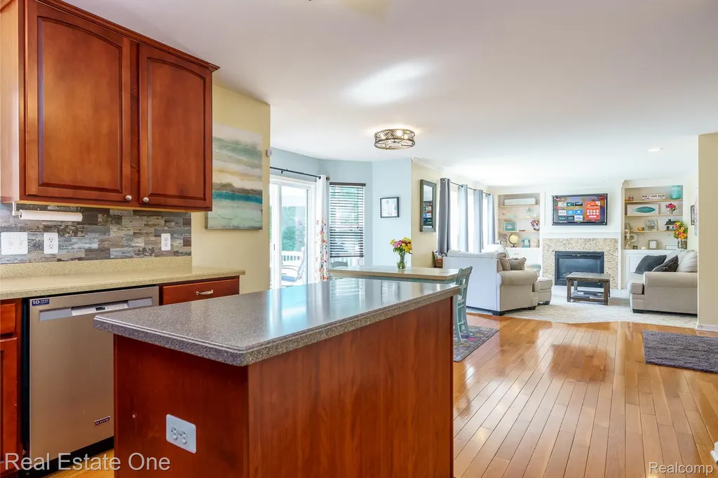442 Ridgewood Drive S Brandon Charter Township MI 48462