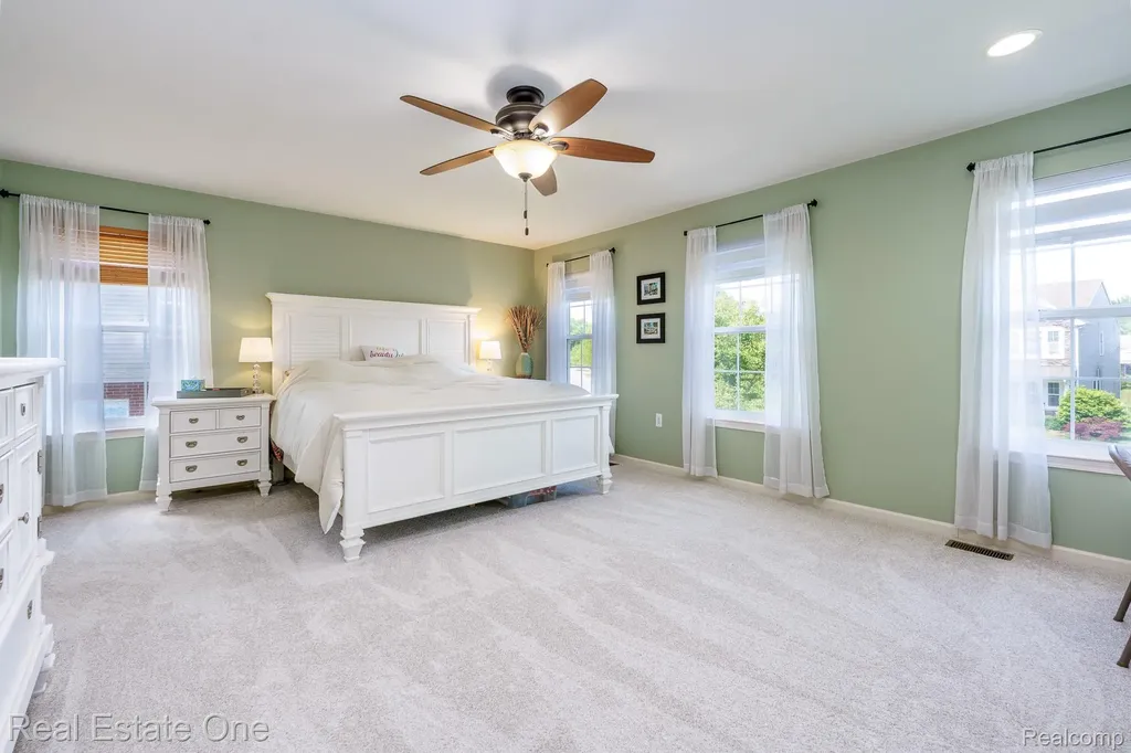 442 Ridgewood Drive S Brandon Charter Township MI 48462