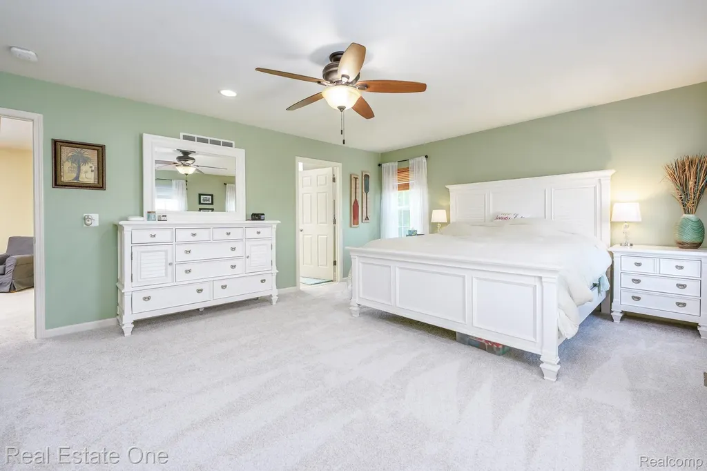 442 Ridgewood Drive S Brandon Charter Township MI 48462