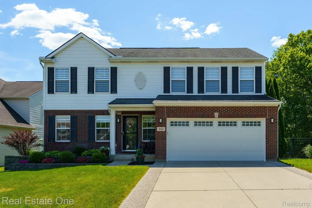 442 Ridgewood Drive S Brandon Charter Township MI 48462