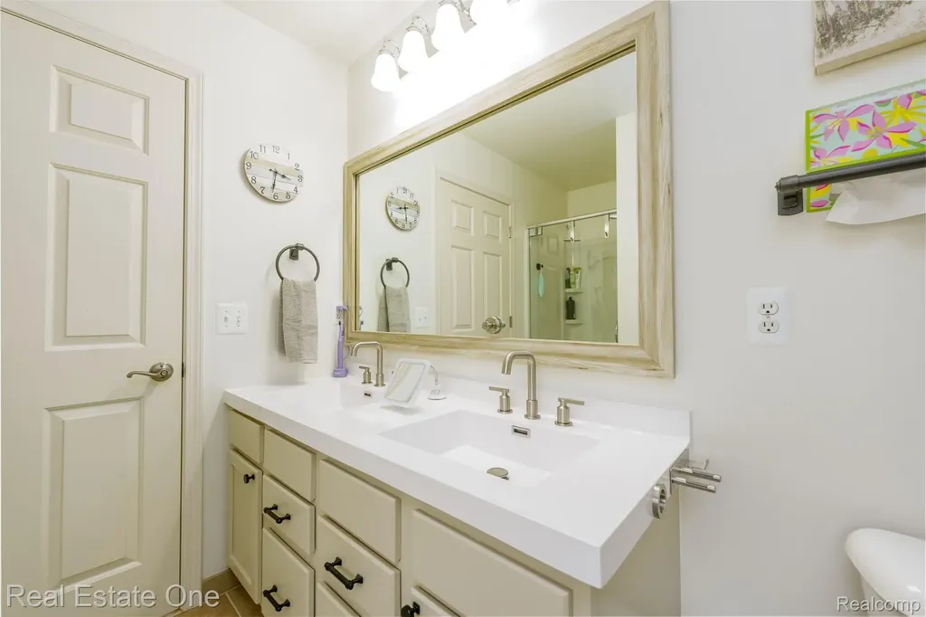 442 Ridgewood Drive S Brandon Charter Township MI 48462
