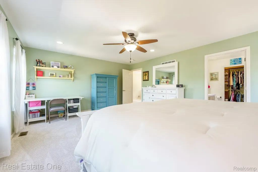 442 Ridgewood Drive S Brandon Charter Township MI 48462