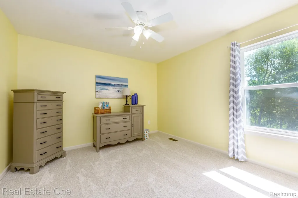 442 Ridgewood Drive S Brandon Charter Township MI 48462