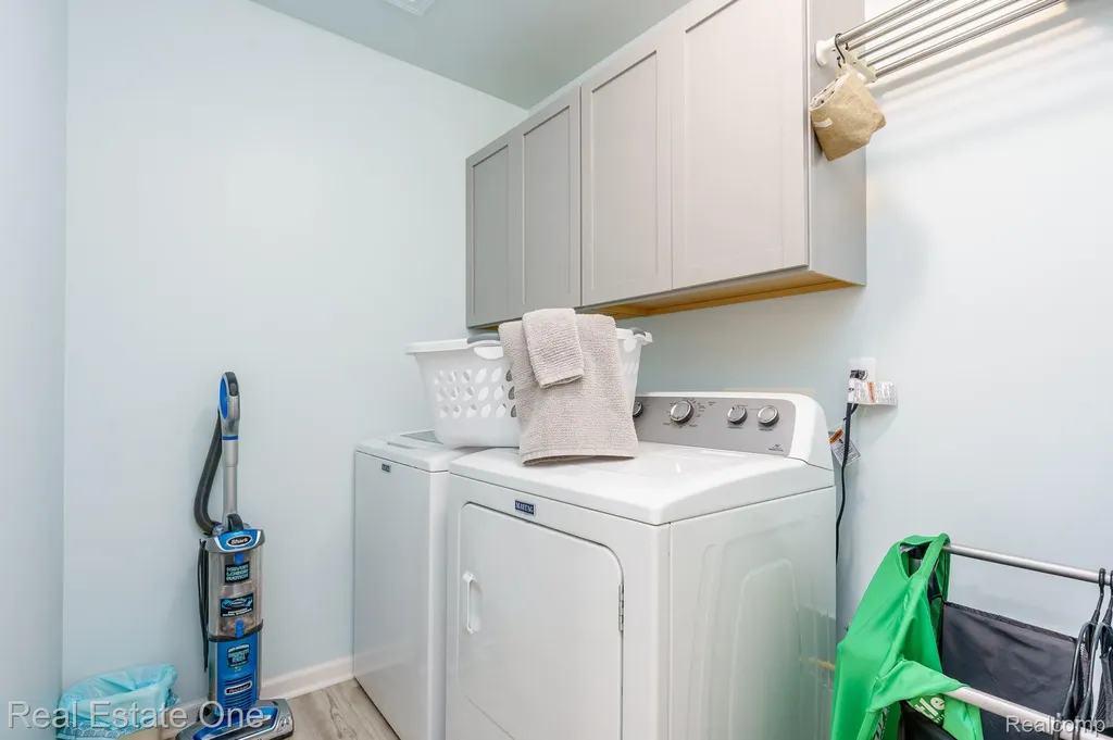 442 Ridgewood Drive S Brandon Charter Township MI 48462