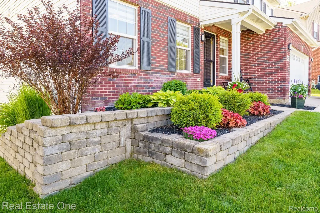 442 Ridgewood Drive S Brandon Charter Township MI 48462