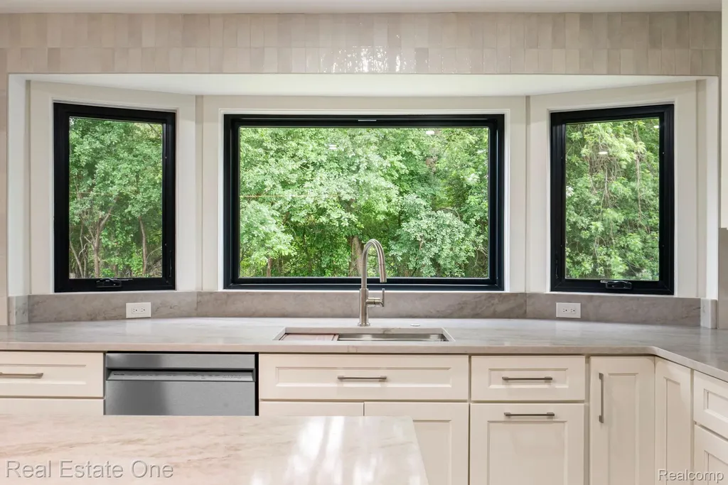 1683 Mark Hopkins Road Bloomfield Hills City MI 48302