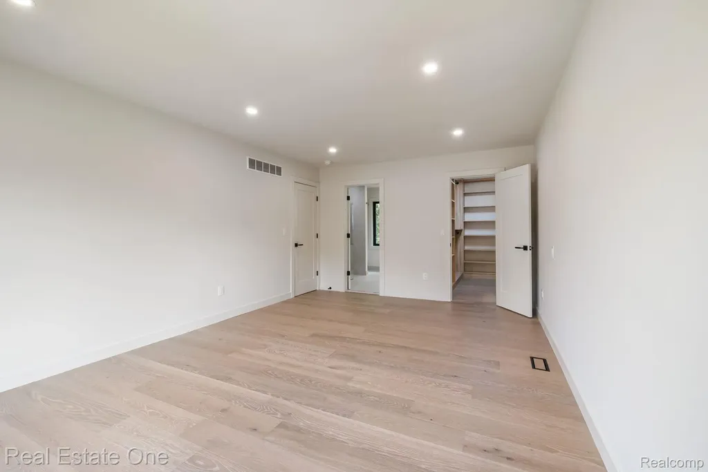 1683 Mark Hopkins Road Bloomfield Hills City MI 48302