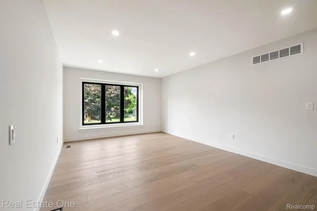 1683 Mark Hopkins Road Bloomfield Hills City MI 48302