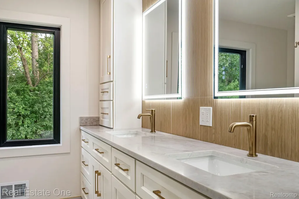 1683 Mark Hopkins Road Bloomfield Hills City MI 48302