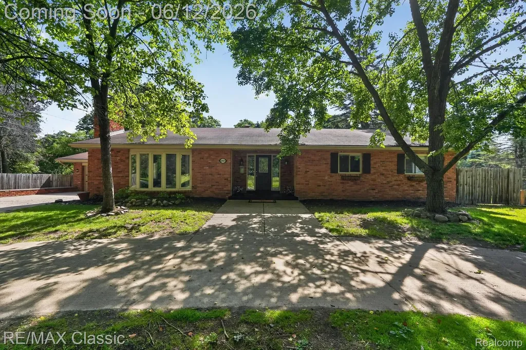 2939 Shirley Street Highland Charter Township MI 48380