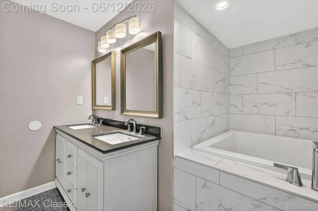 2939 Shirley Street Highland Charter Township MI 48380