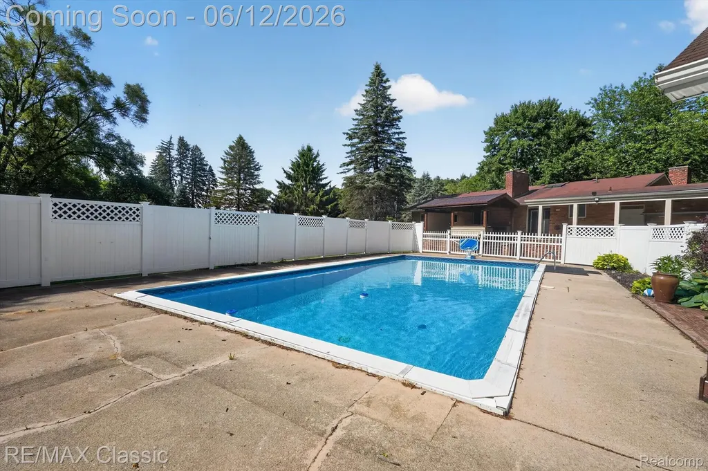 2939 Shirley Street Highland Charter Township MI 48380