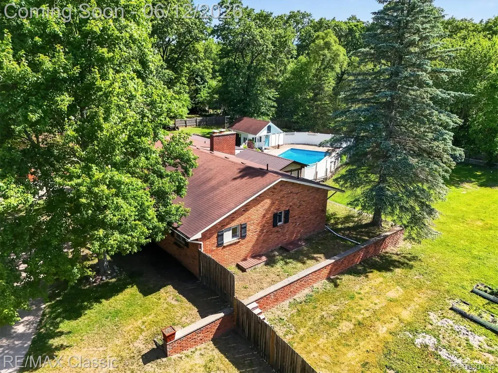 2939 Shirley Street Highland Charter Township MI 48380