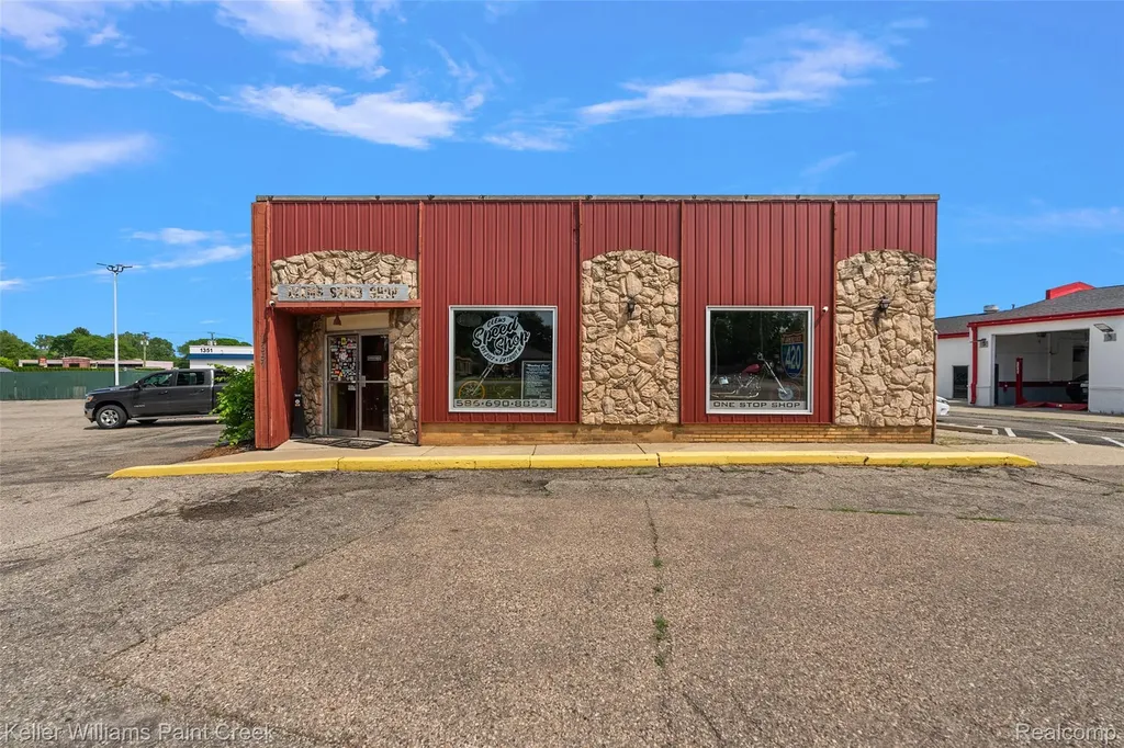 1357 S Gratiot Avenue Clinton Charter Township MI 48036