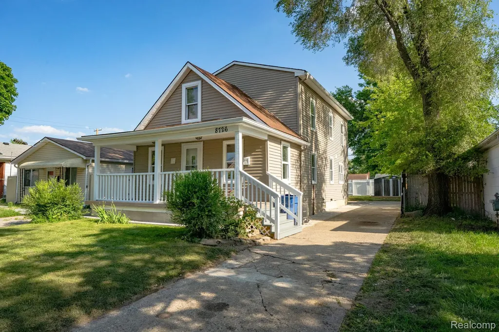 8726 Ford Avenue Warren City MI 48089
