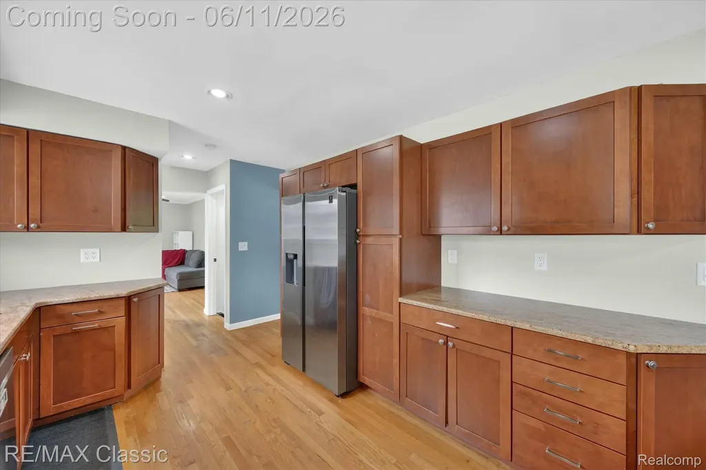 32448 Washington Street Livonia City MI 48150