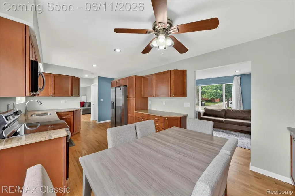 32448 Washington Street Livonia City MI 48150