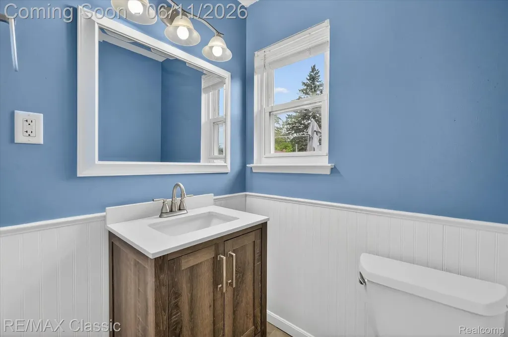 32448 Washington Street Livonia City MI 48150