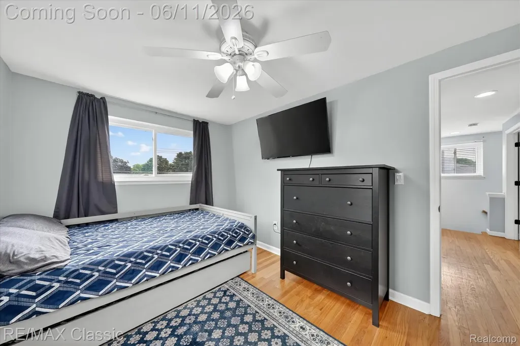 32448 Washington Street Livonia City MI 48150