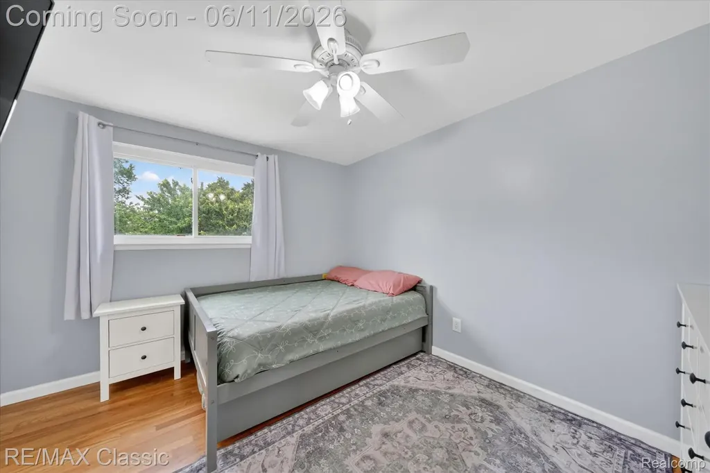 32448 Washington Street Livonia City MI 48150