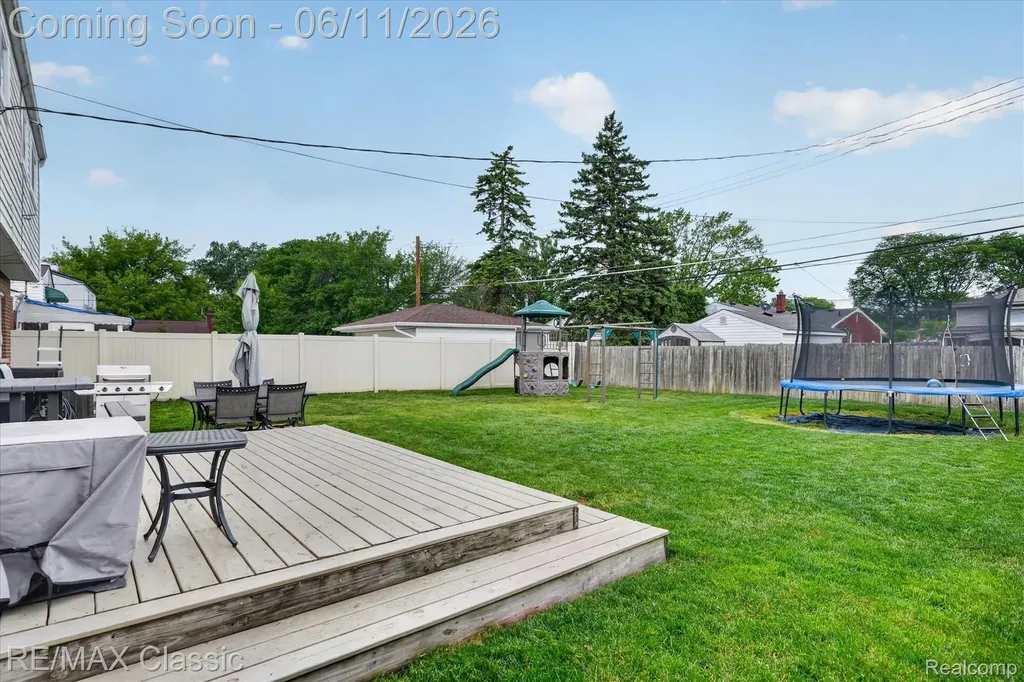 32448 Washington Street Livonia City MI 48150