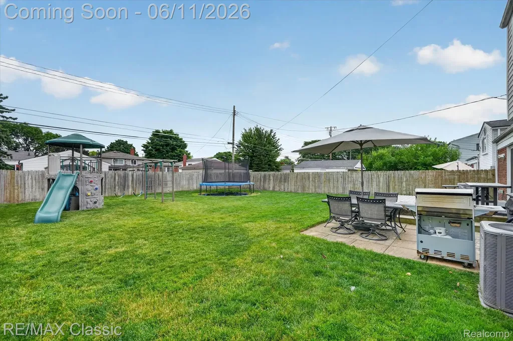 32448 Washington Street Livonia City MI 48150