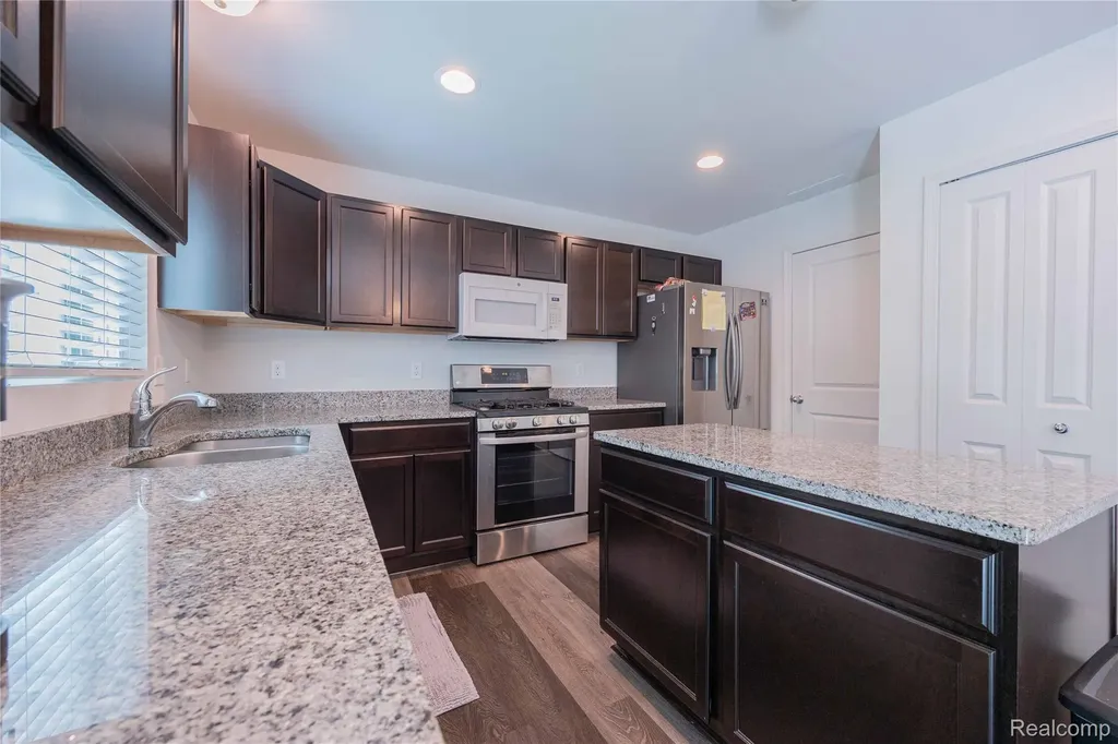 37467 S Dianne Lane Huron Charter Township MI 48164