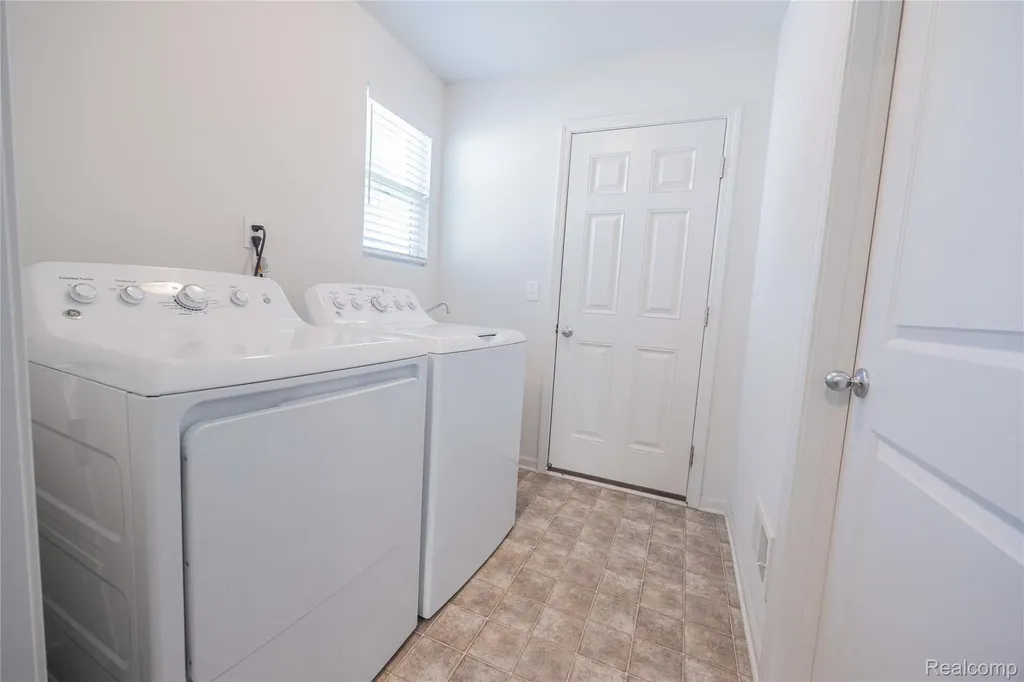 37467 S Dianne Lane Huron Charter Township MI 48164