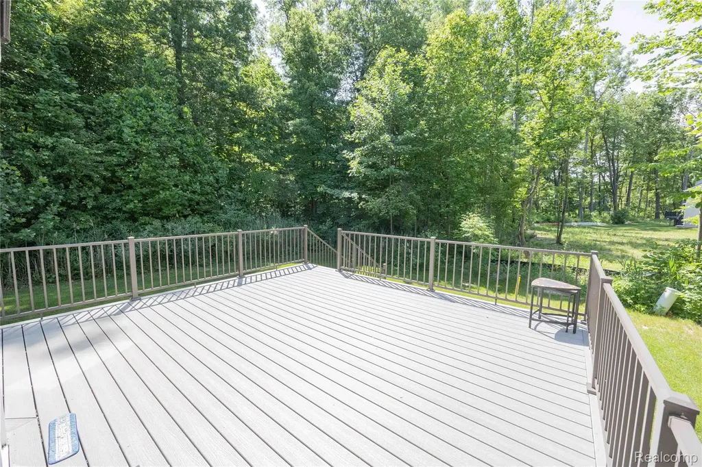 37467 S Dianne Lane Huron Charter Township MI 48164