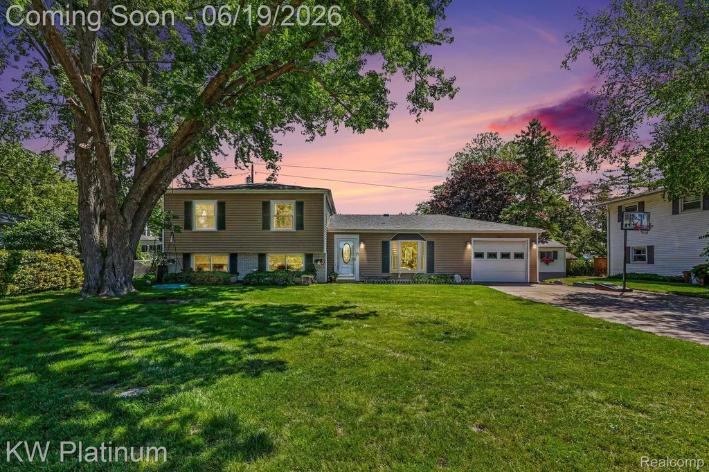 2346 Riverwood Drive Port Huron City MI 48060
