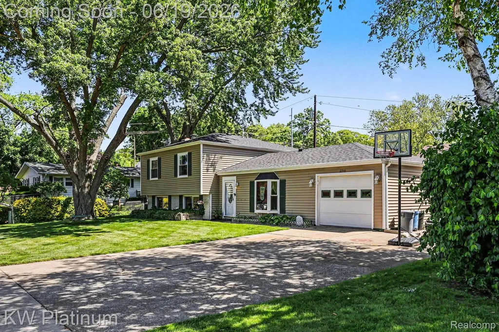 2346 Riverwood Drive Port Huron City MI 48060