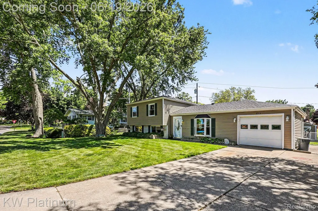 2346 Riverwood Drive Port Huron City MI 48060