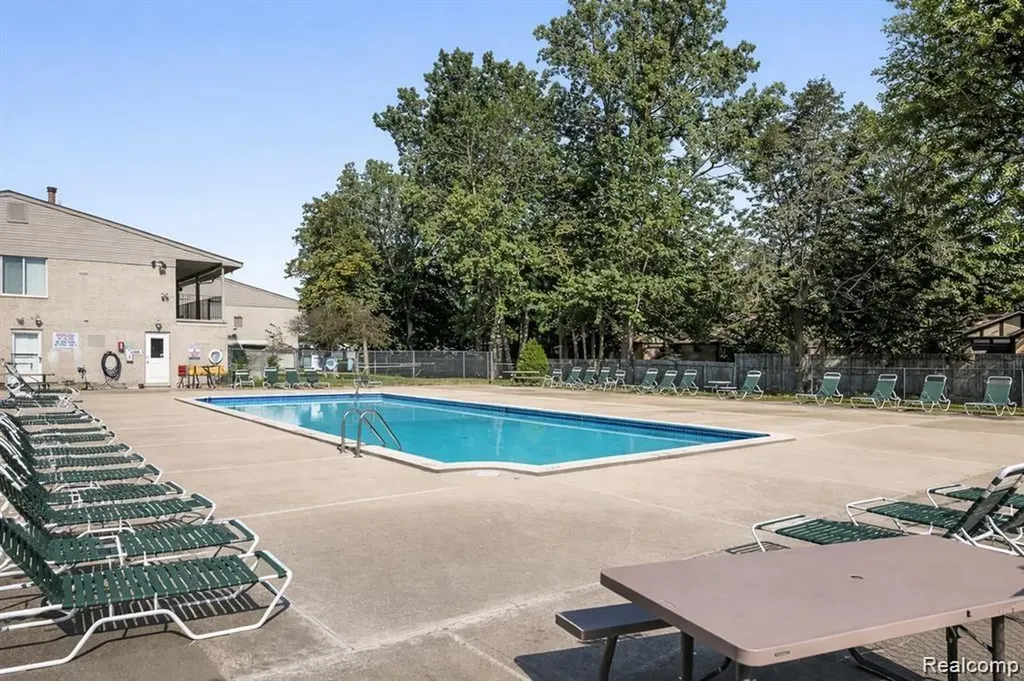 10077 Allen Pointe Drive Allen Park City MI 48101