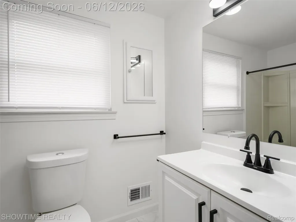 20120 Brian Court Clinton Charter Township MI 48035
