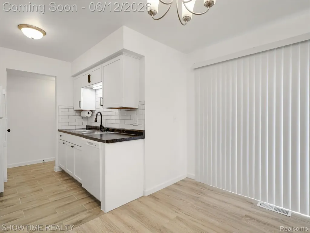 20120 Brian Court Clinton Charter Township MI 48035