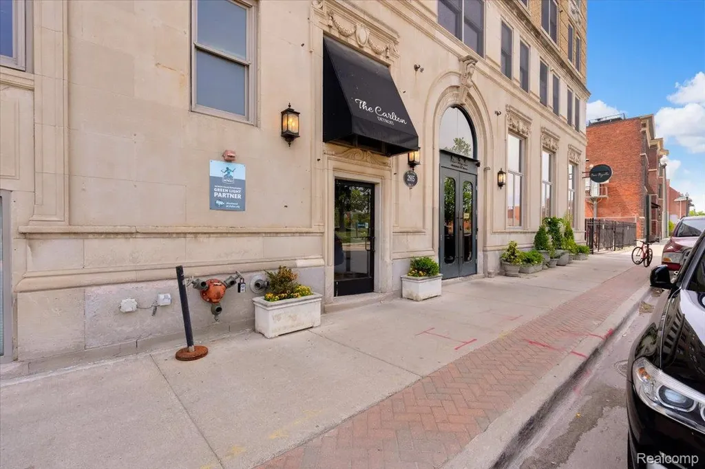 2915 John R Street Detroit City MI 48201