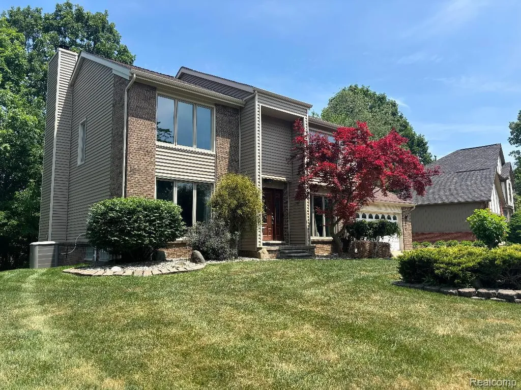 2136 Millstream Drive Wixom City MI 48393